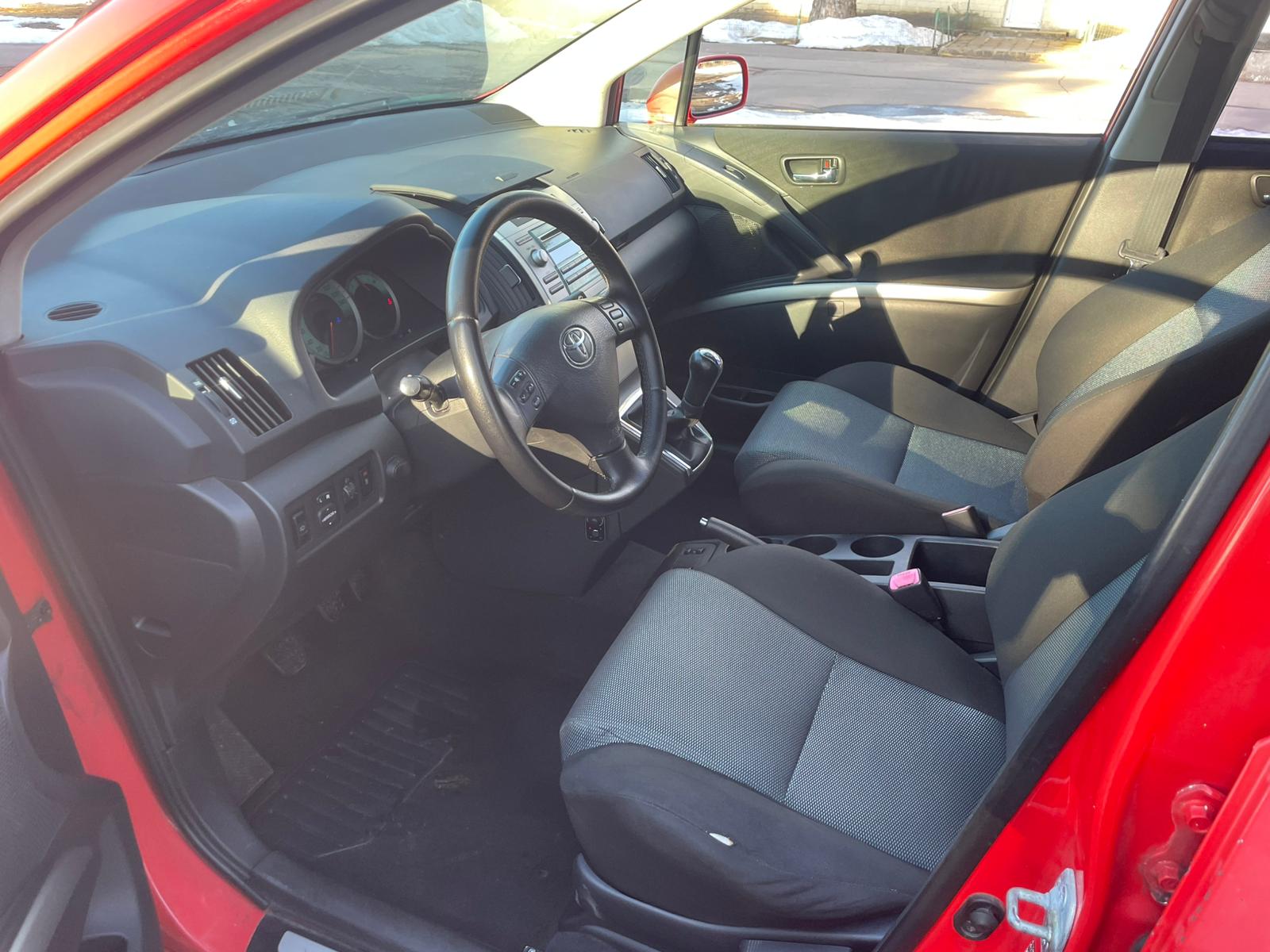 TOYOTA COROLLA VERSO