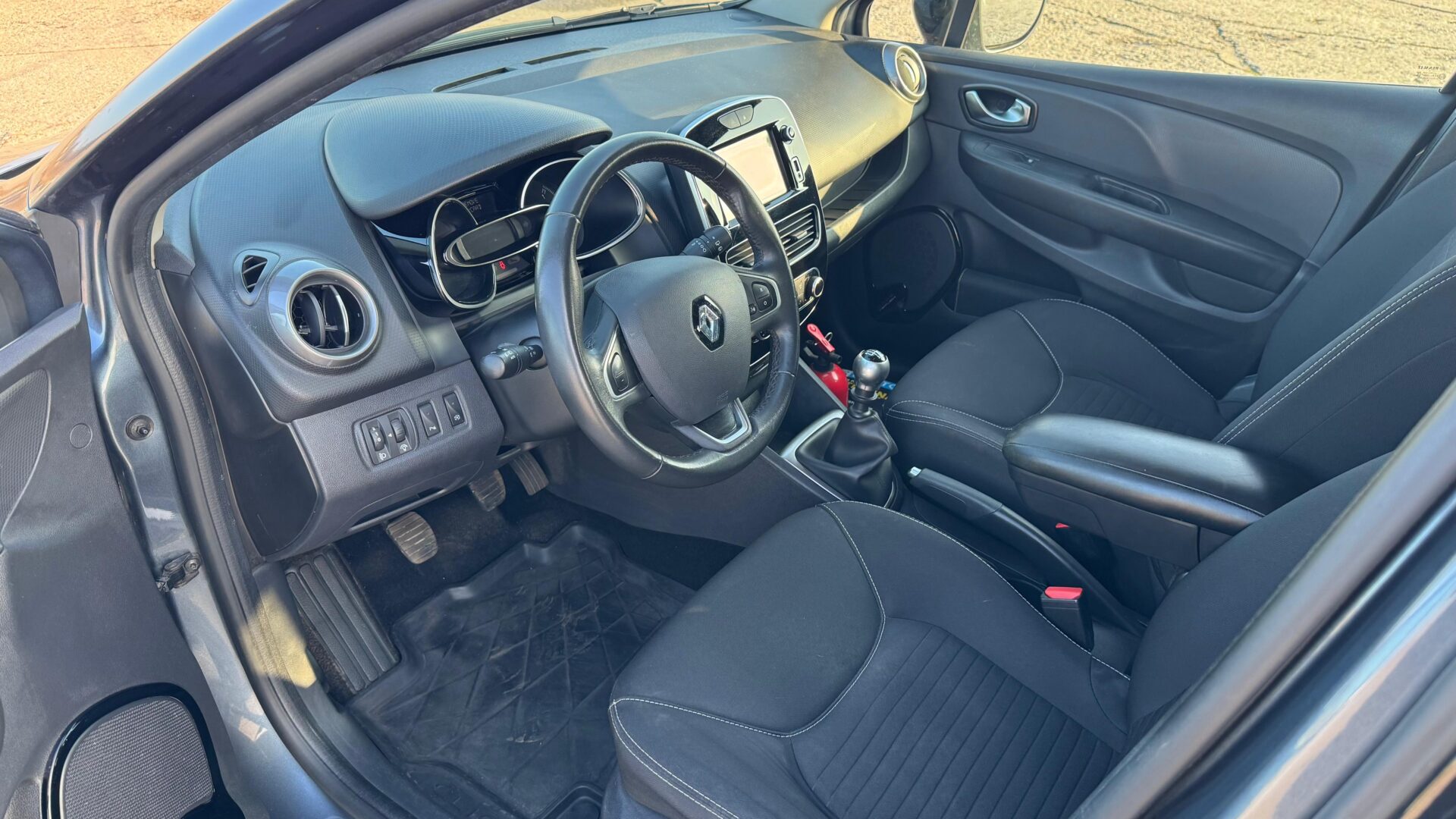 RENAULT CLIO LIMITED EDITION