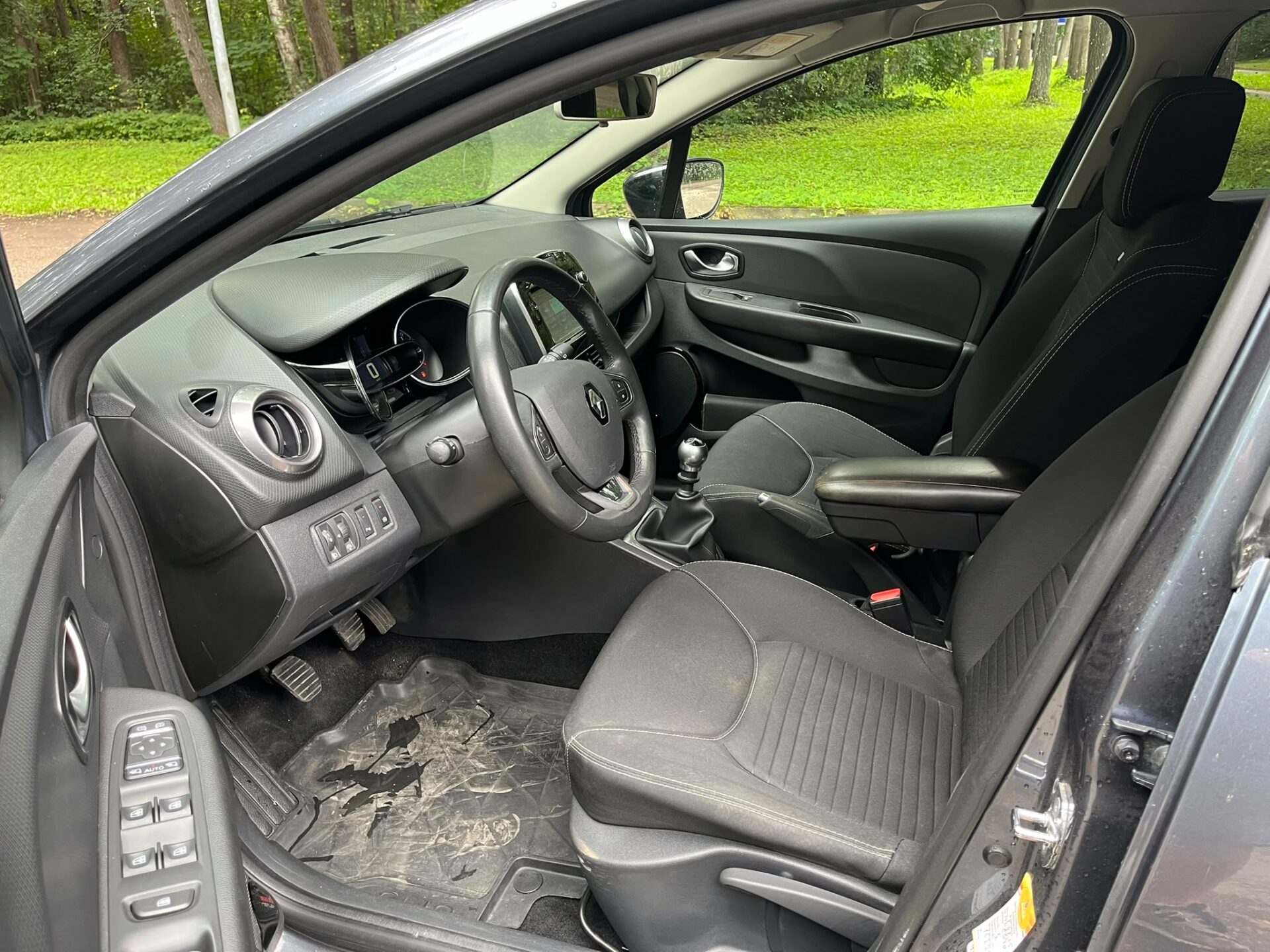 RENAULT CLIO LIMITED EDITION