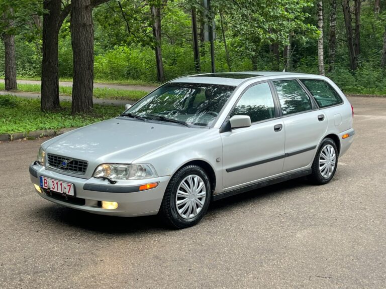 VOLVO V40