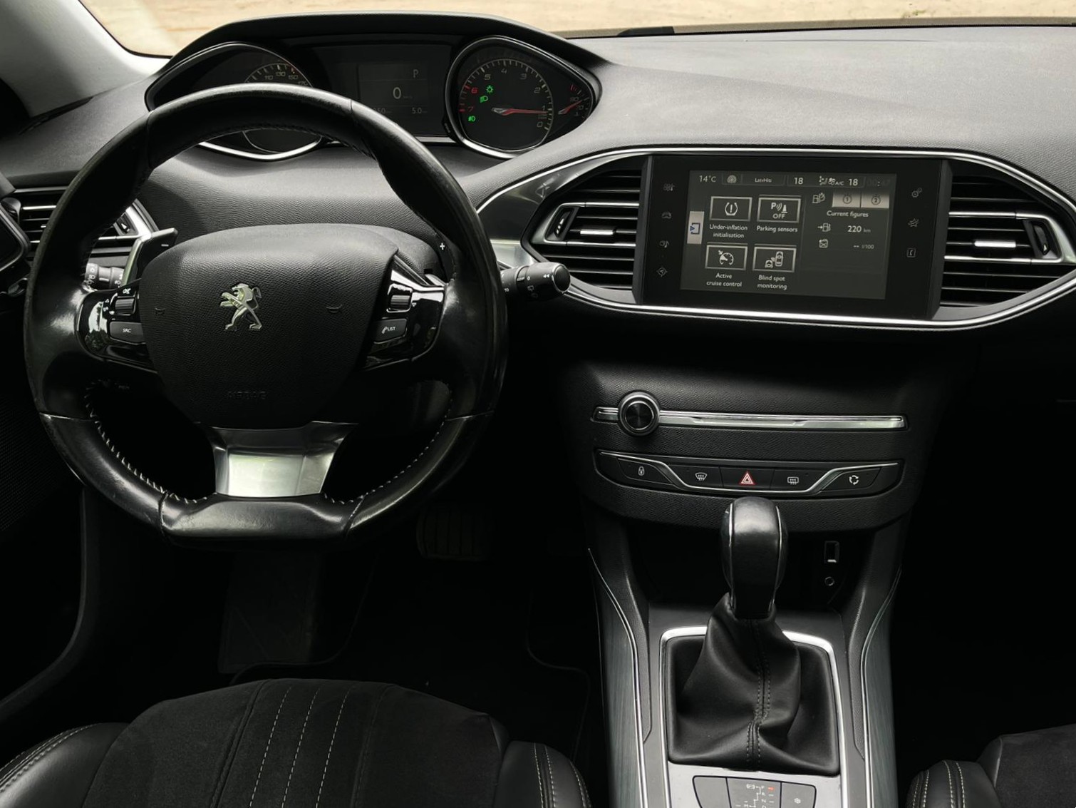 PEUGEOT 308