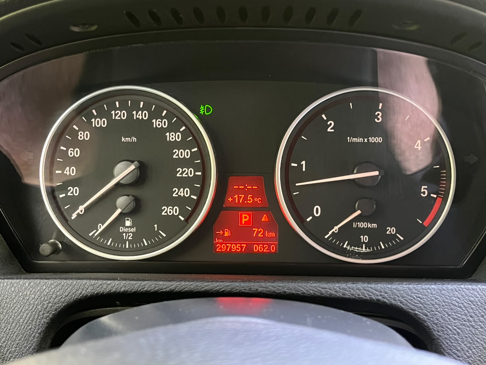 BMW X5 7-VIETAS