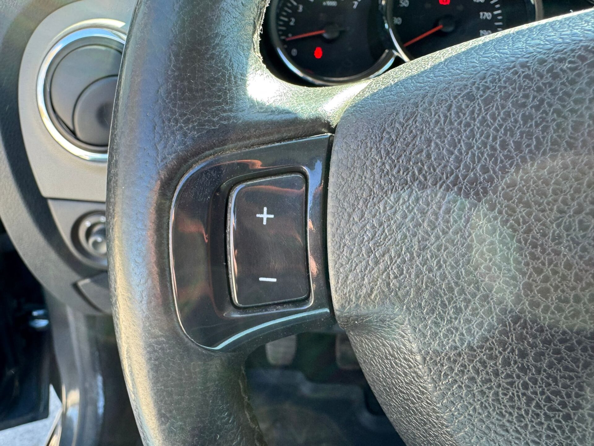 DACIA LODGY 7-VIETAS