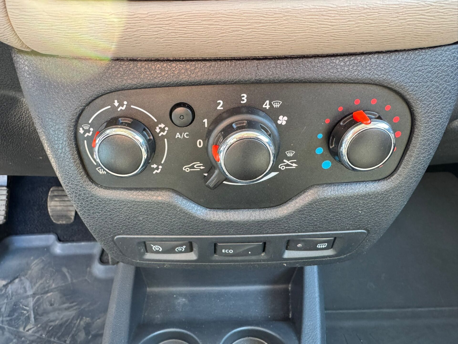 DACIA LODGY 7-VIETAS