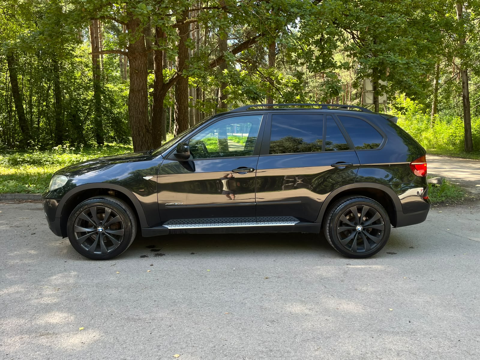 BMW X5 7-VIETAS