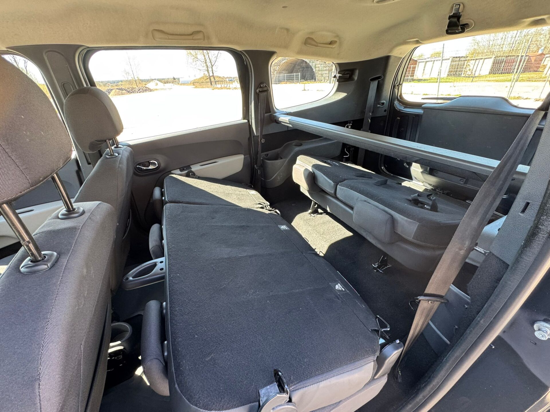 DACIA LODGY 7-VIETAS