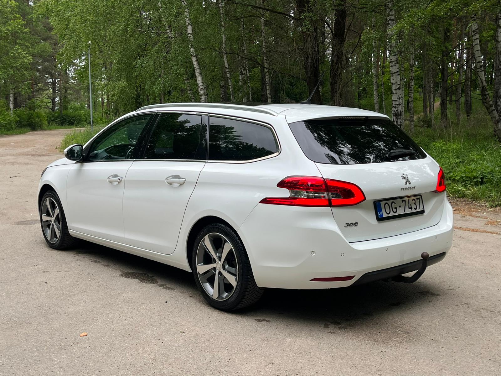 PEUGEOT 308