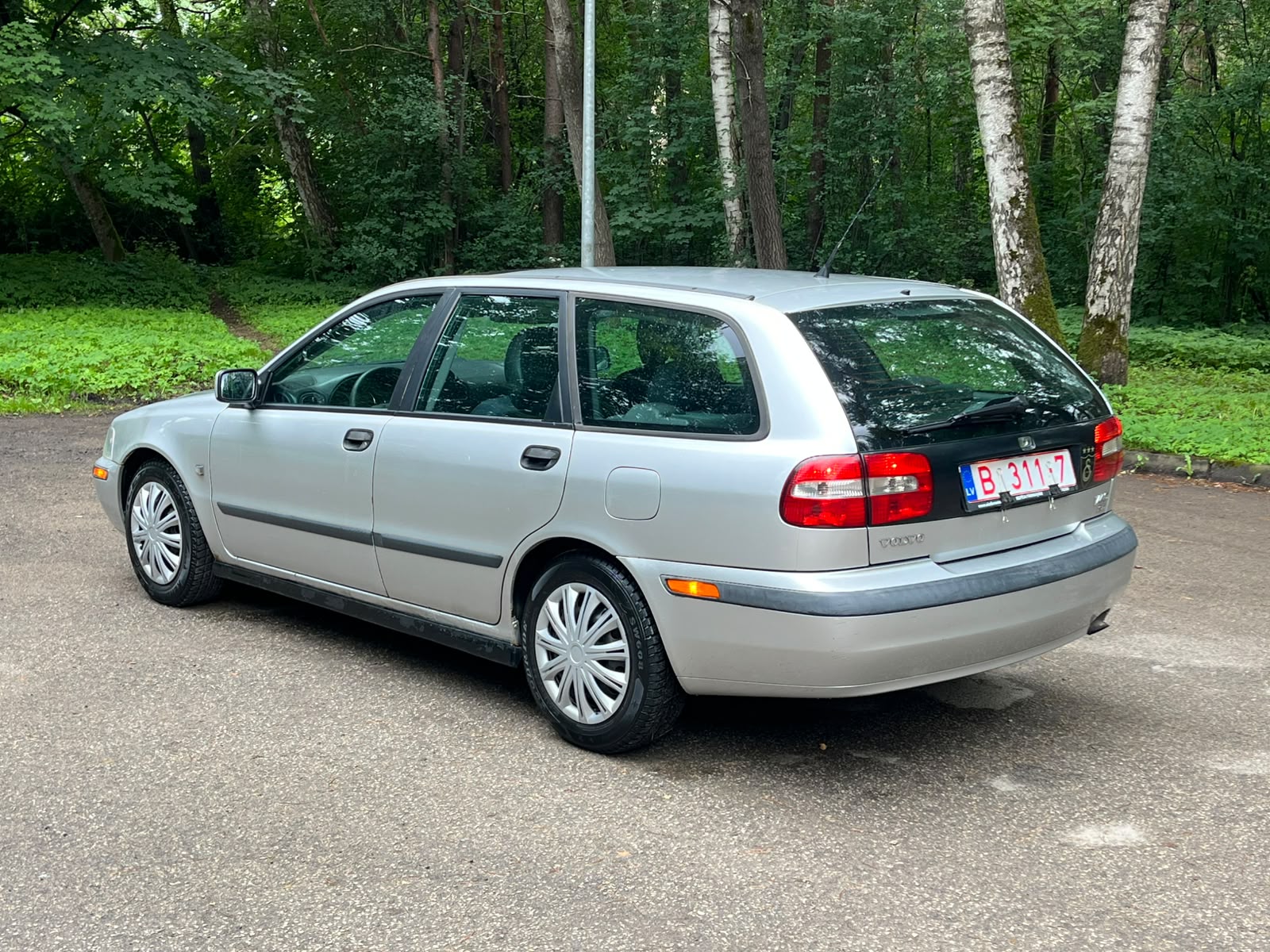 VOLVO V40