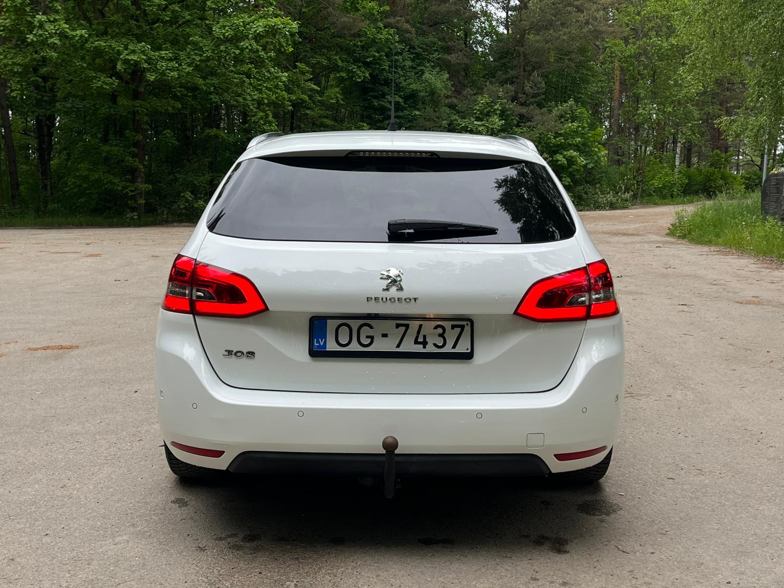 PEUGEOT 308