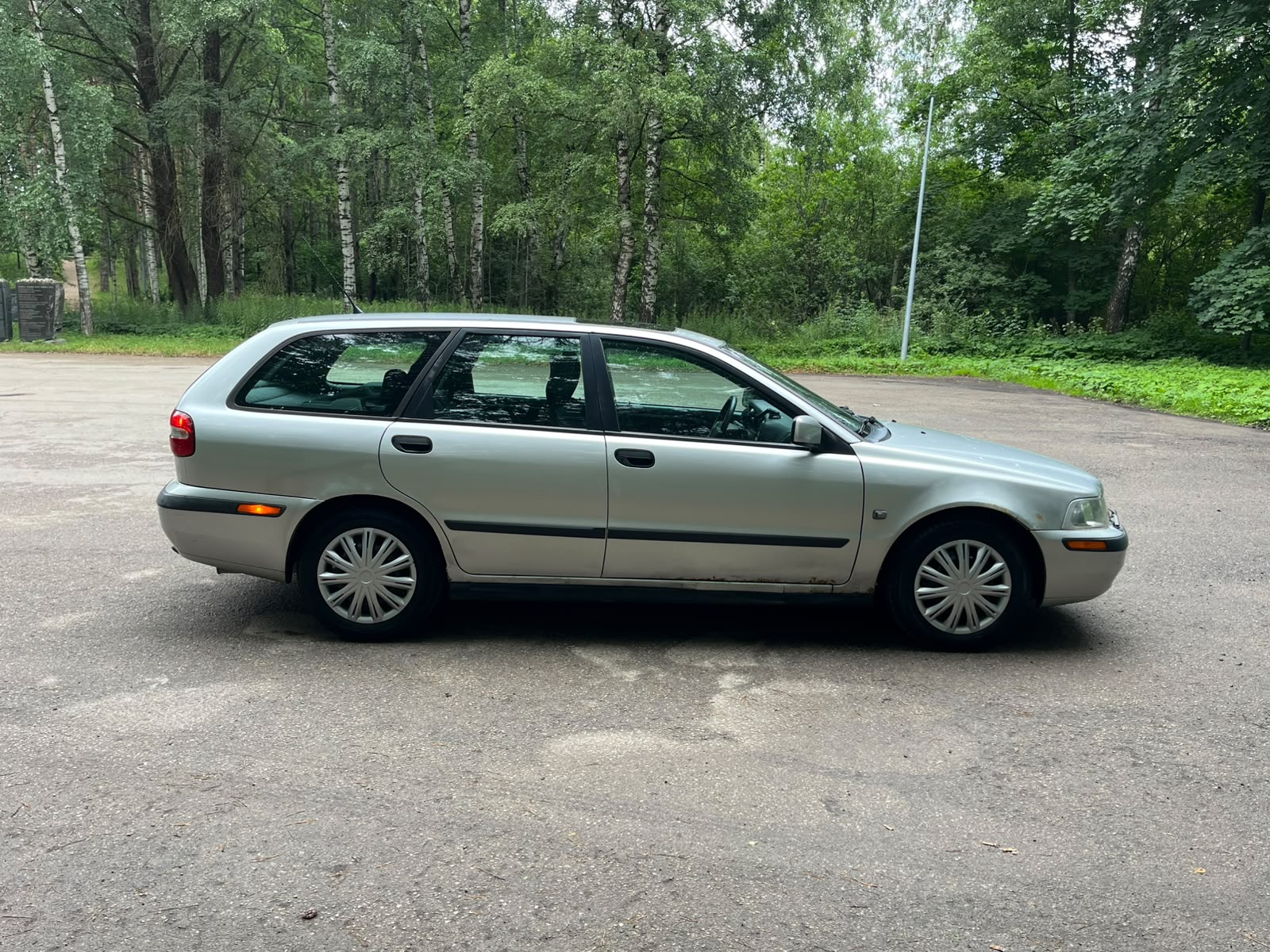 VOLVO V40