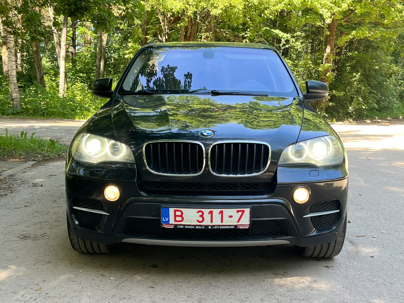 BMW X5 7-VIETAS
