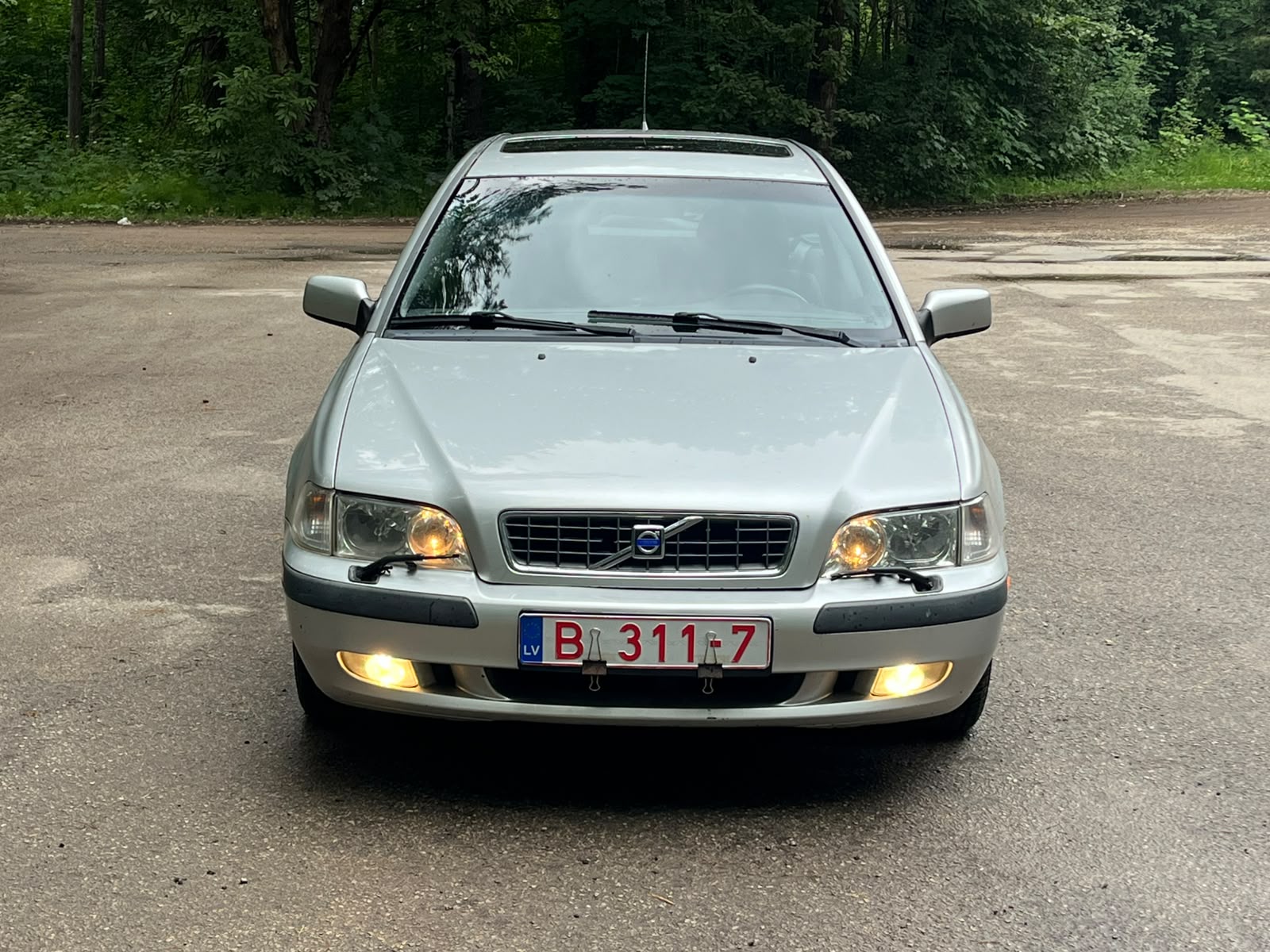 VOLVO V40