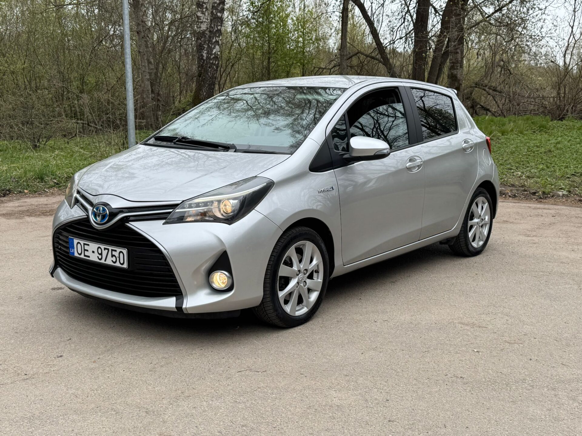 TOYOTA YARIS HYBRID