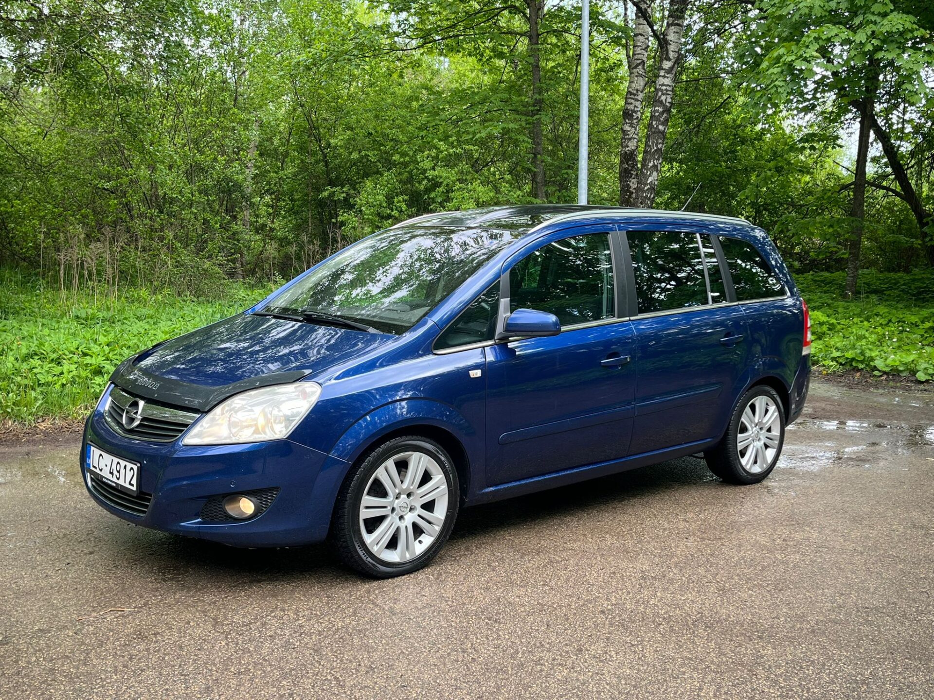 OPEL ZAFIRA 7-VIETAS