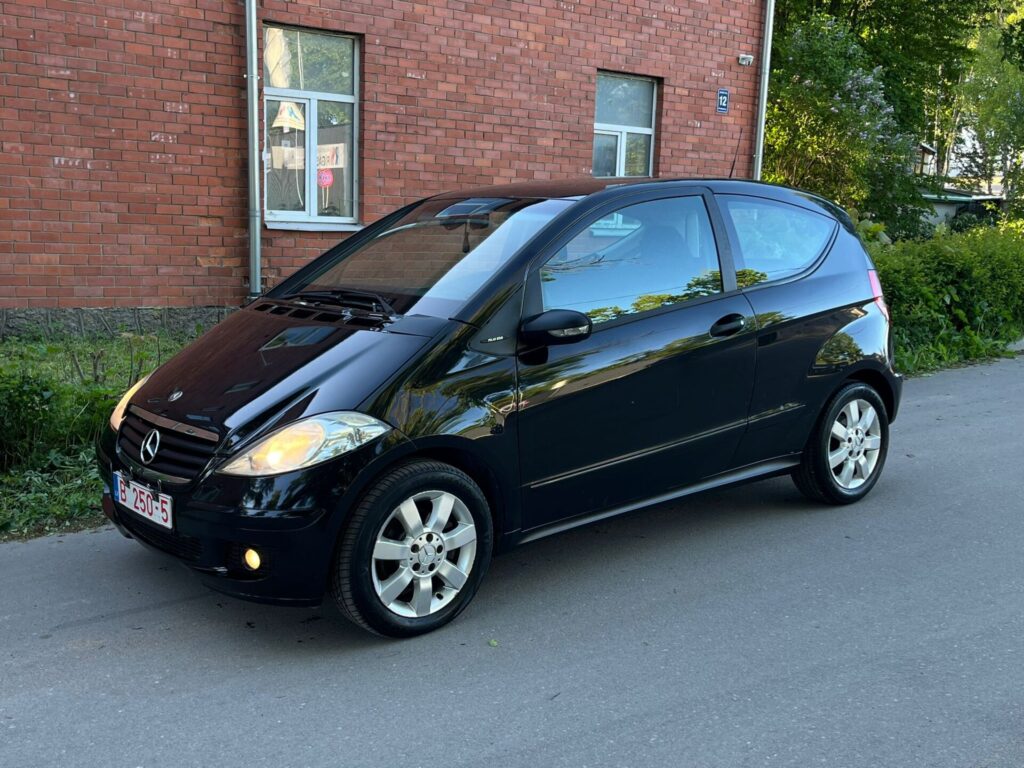 MERCEDES BENZ A180