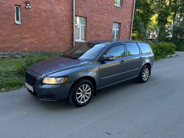 VOLVO V50
