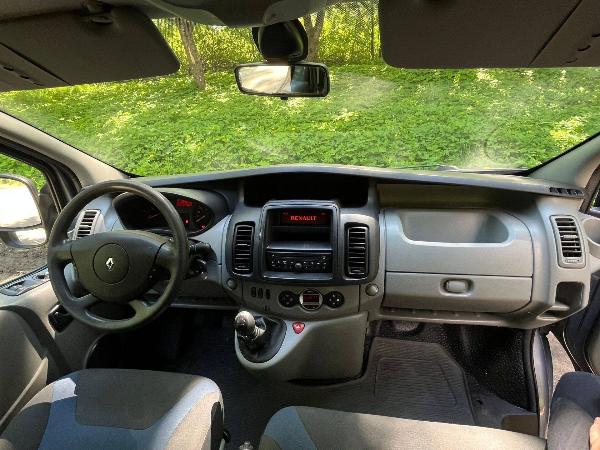 RENAULT TRAFIC KRAVAS BUSS-LATVIJĀ NAV EKSPLUATĒTS
