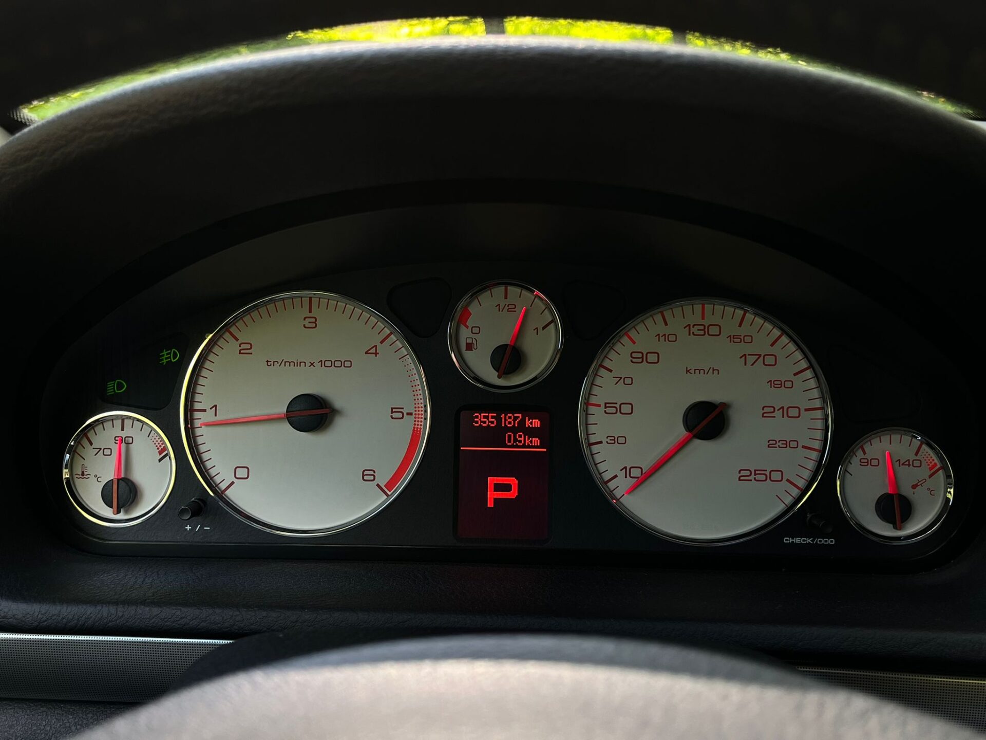 PEUGEOT 407