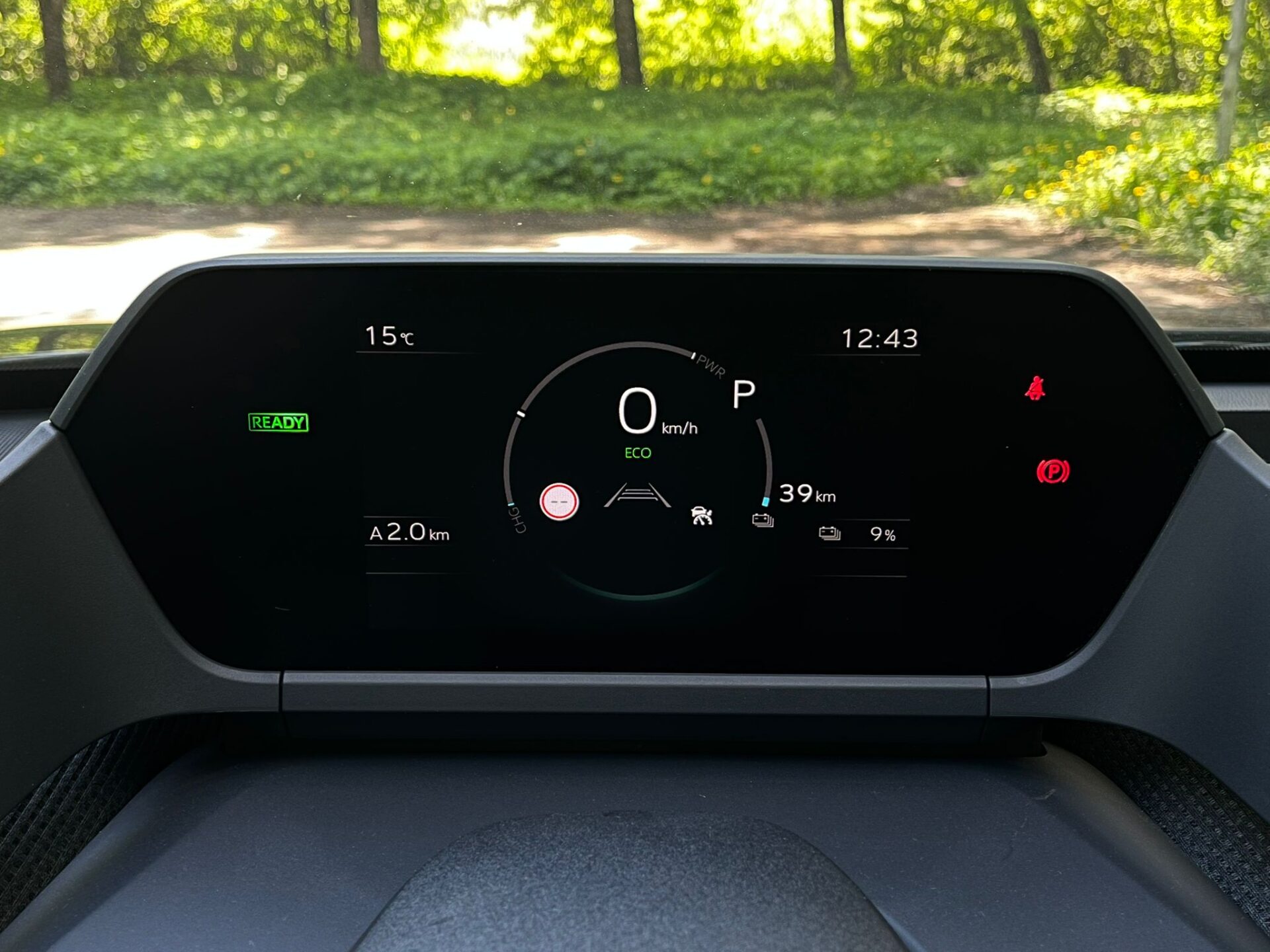 TOYOTA BZ4X ELEKTROMOBĪLIS