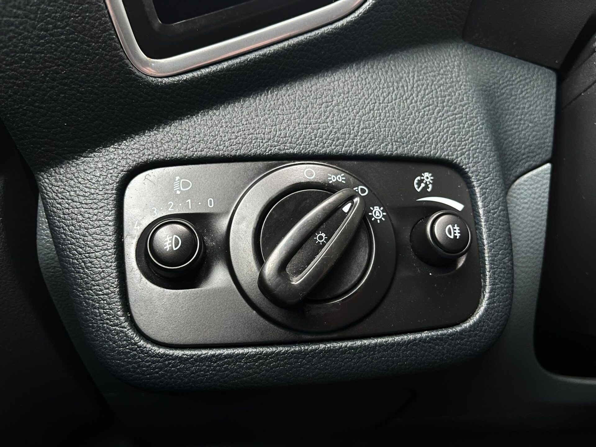 FORD GRAND C-MAX 7-VIETAS