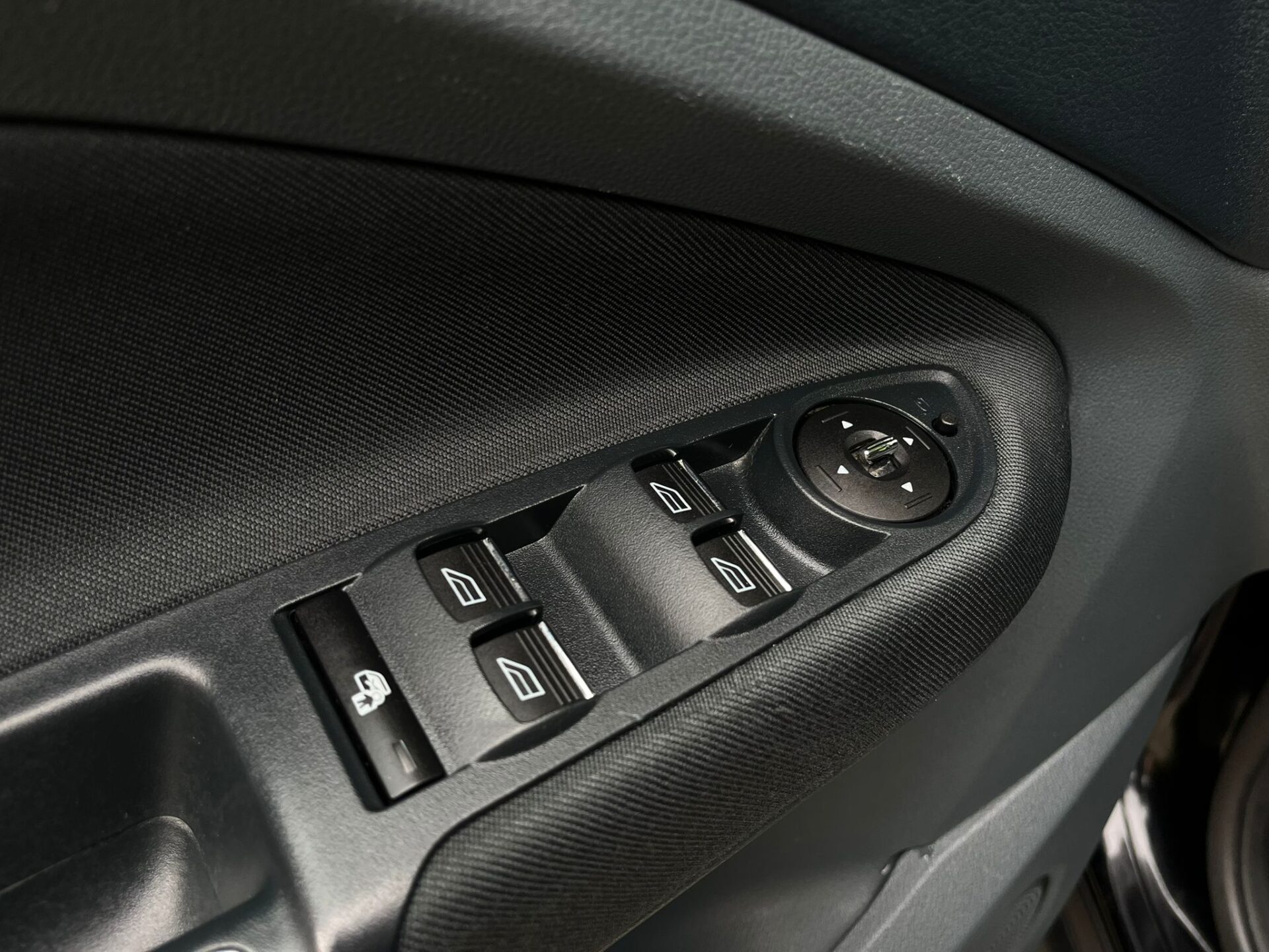 FORD GRAND C-MAX 7-VIETAS