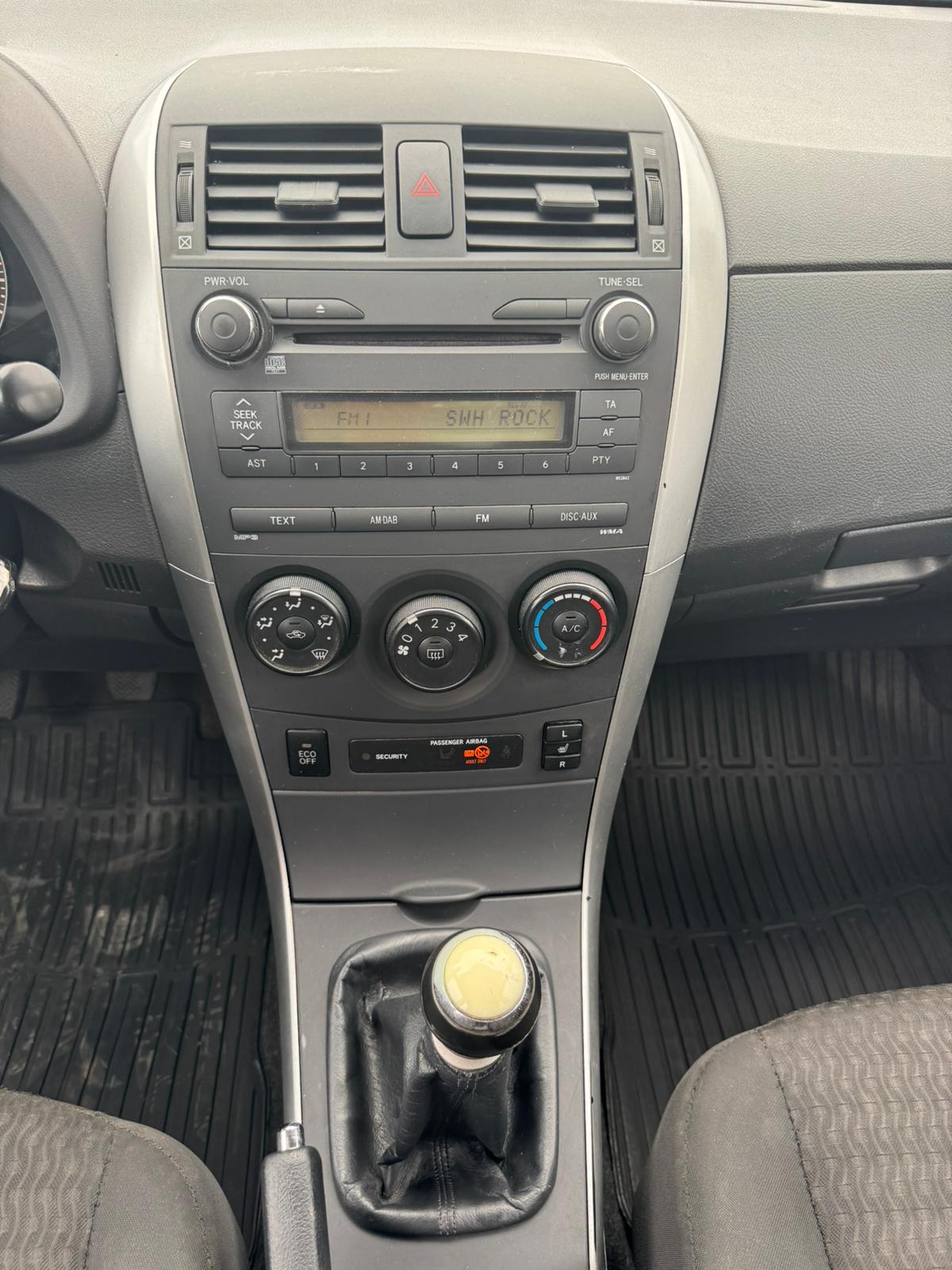 TOYOTA COROLLA