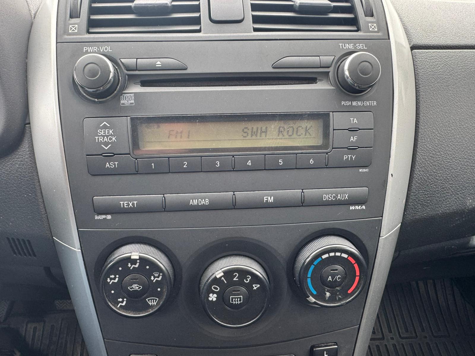 TOYOTA COROLLA
