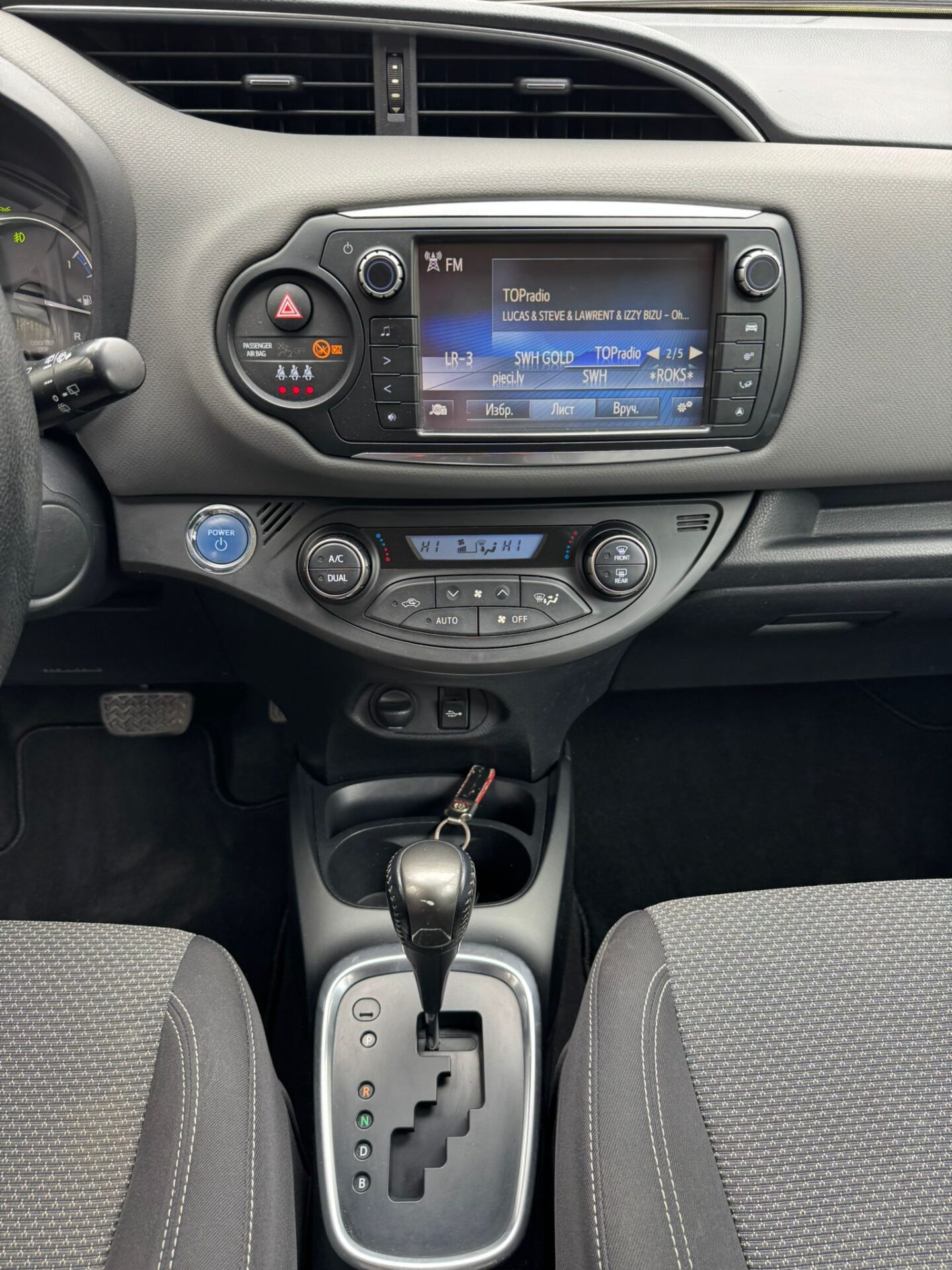 TOYOTA YARIS HYBRID