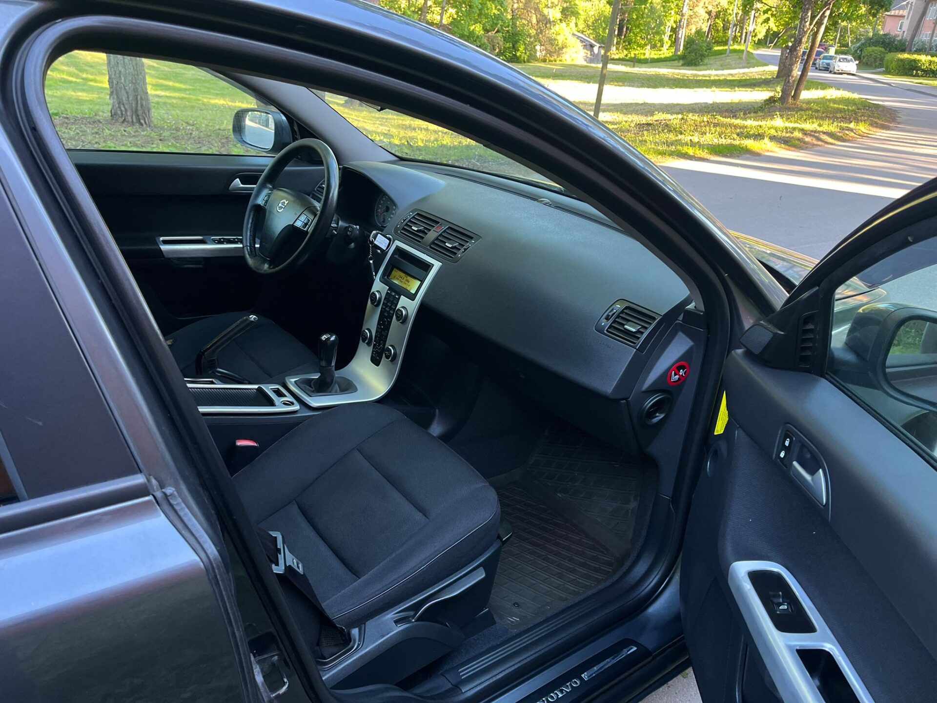 VOLVO V50