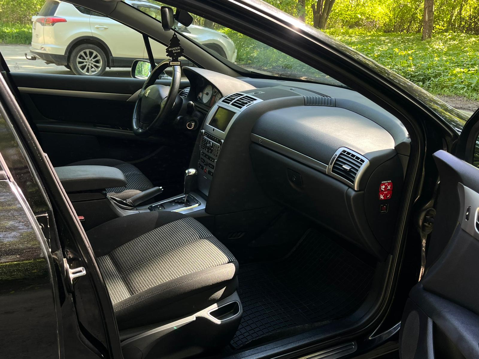 PEUGEOT 407