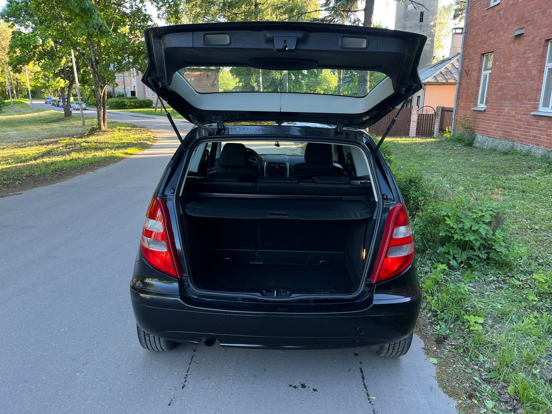 MERCEDES BENZ A180