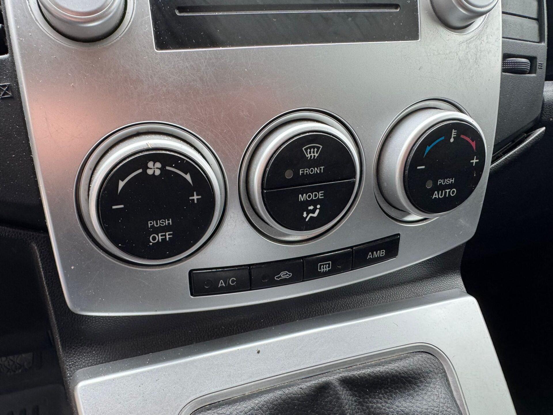 MAZDA 5 7-VIETAS