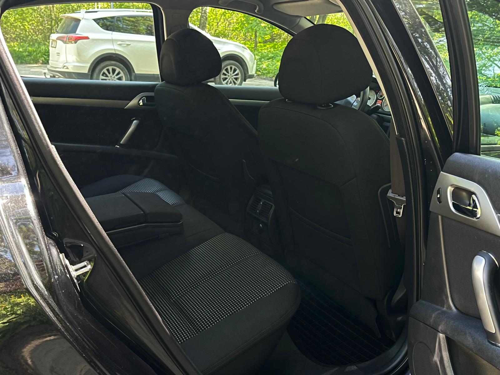 PEUGEOT 407