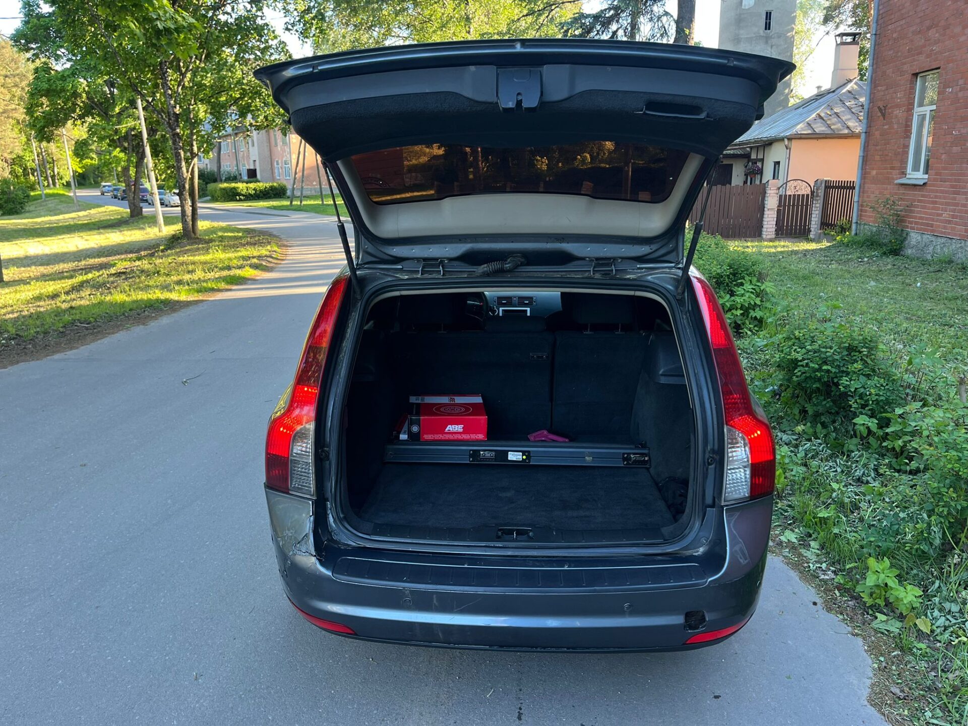 VOLVO V50
