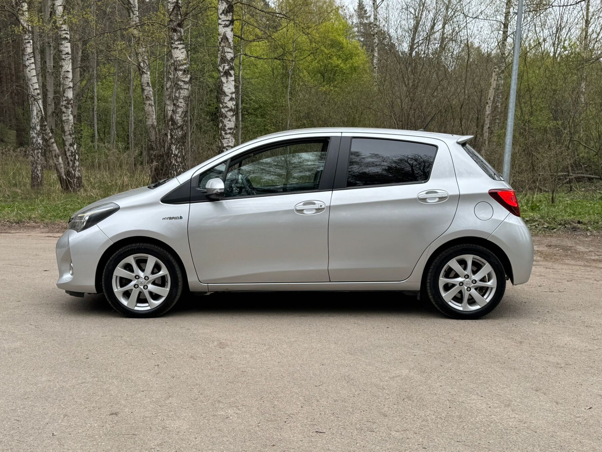TOYOTA YARIS HYBRID