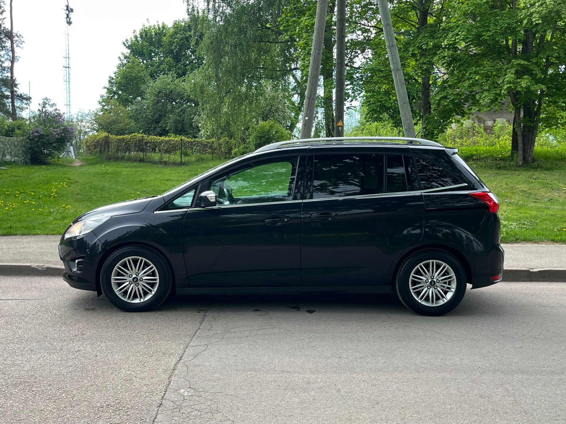 FORD GRAND C-MAX 7-VIETAS