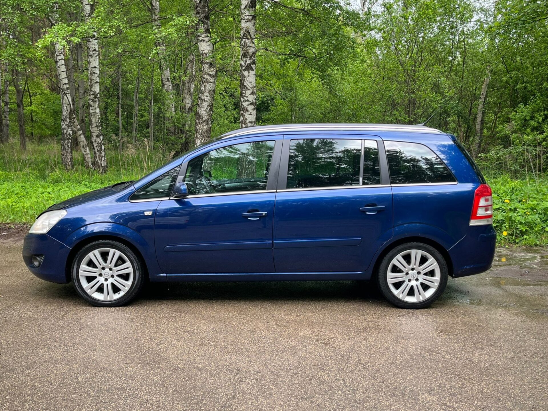 OPEL ZAFIRA 7-VIETAS
