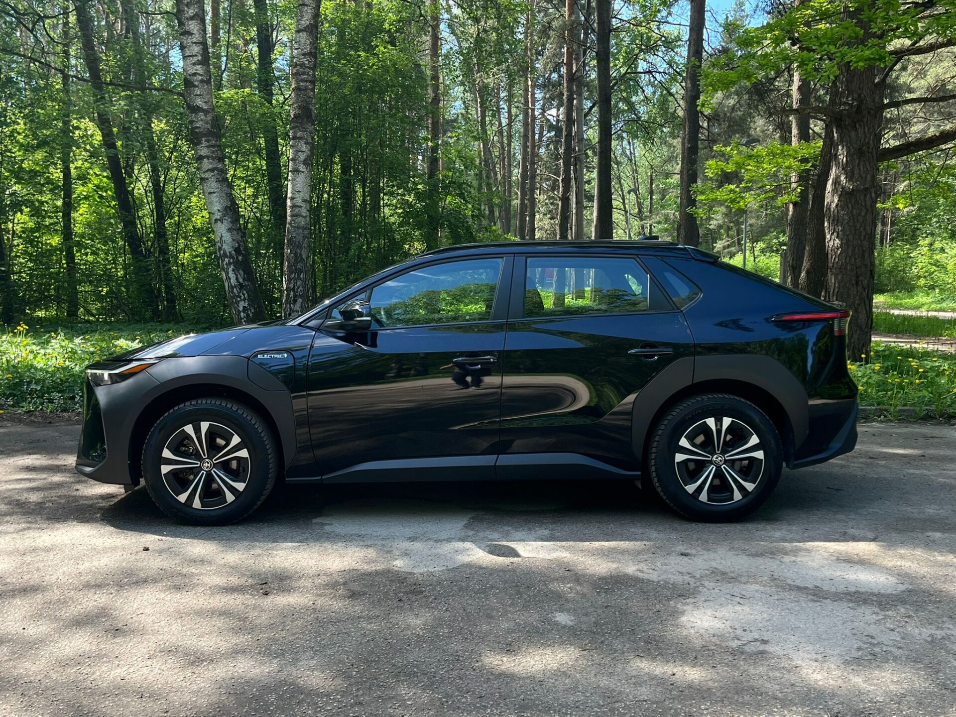 TOYOTA BZ4X ELEKTROMOBĪLIS