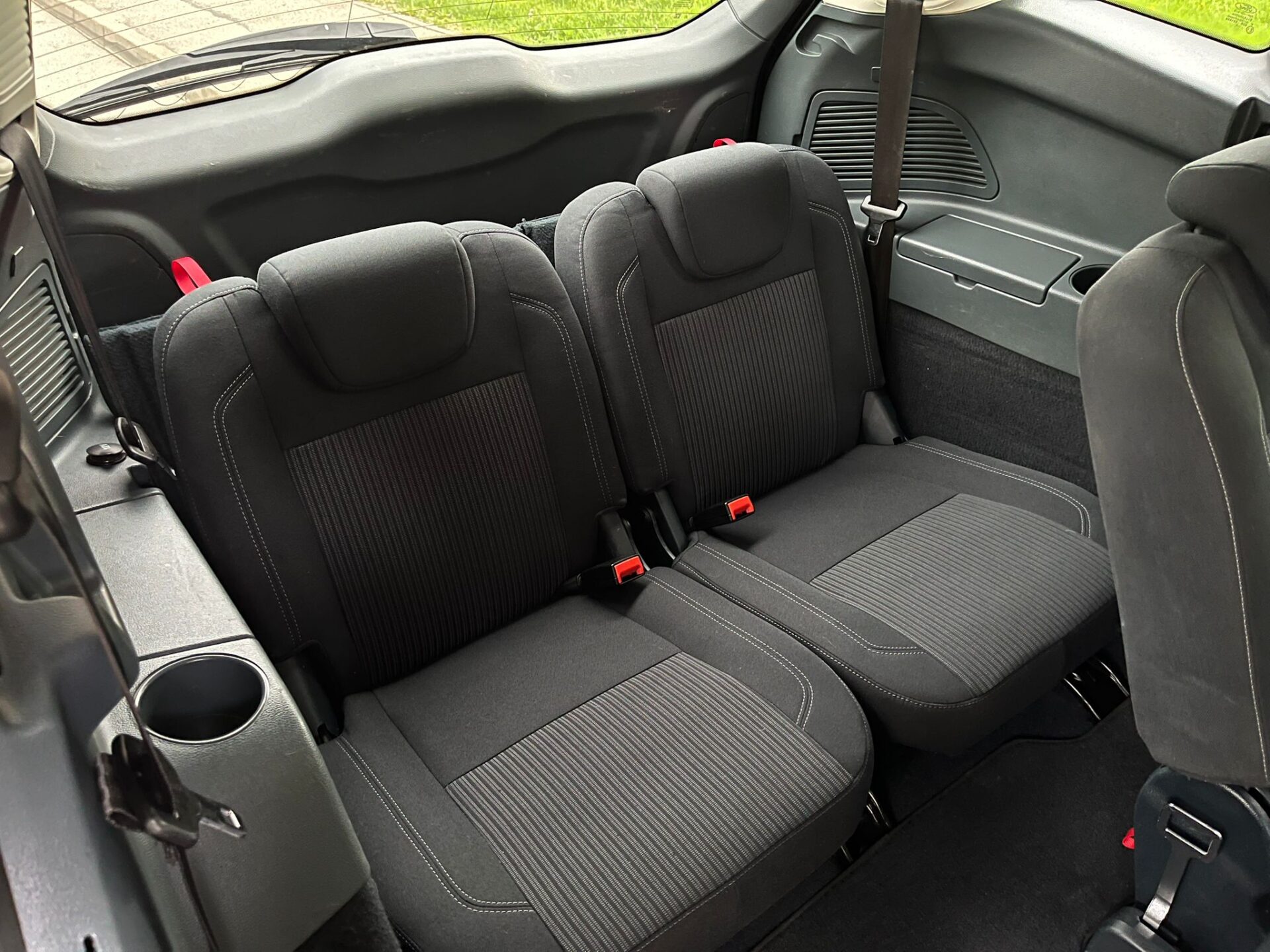 FORD GRAND C-MAX 7-VIETAS