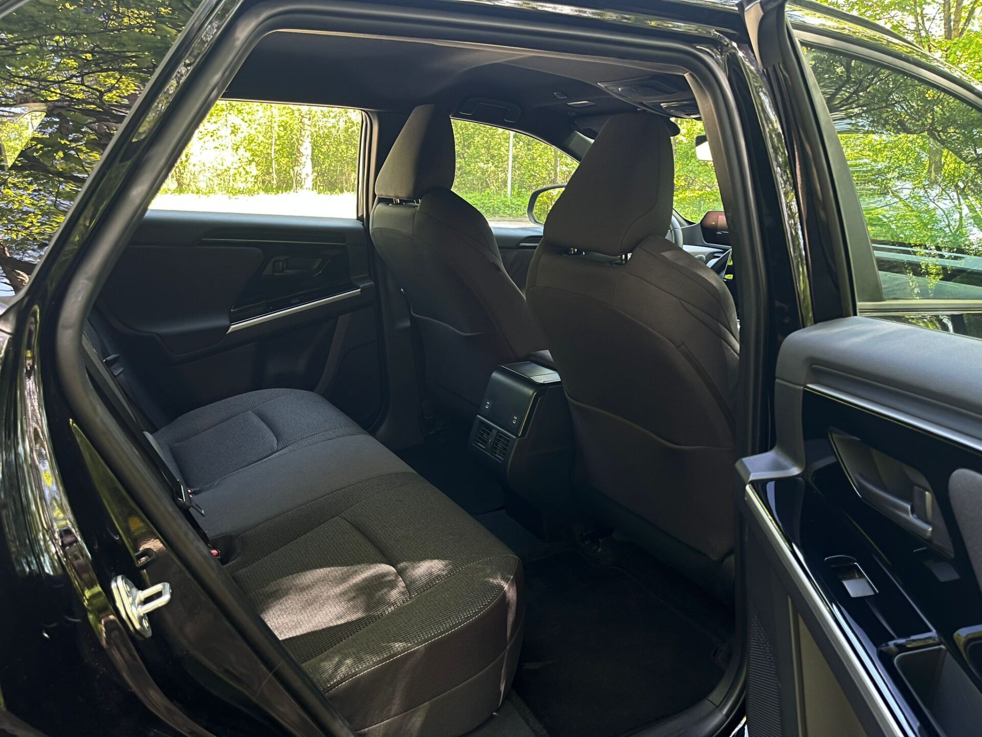 TOYOTA BZ4X ELEKTROMOBĪLIS