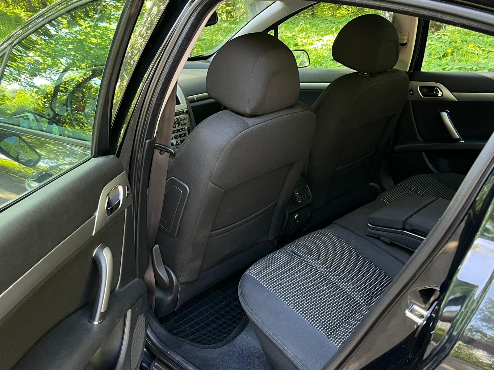PEUGEOT 407