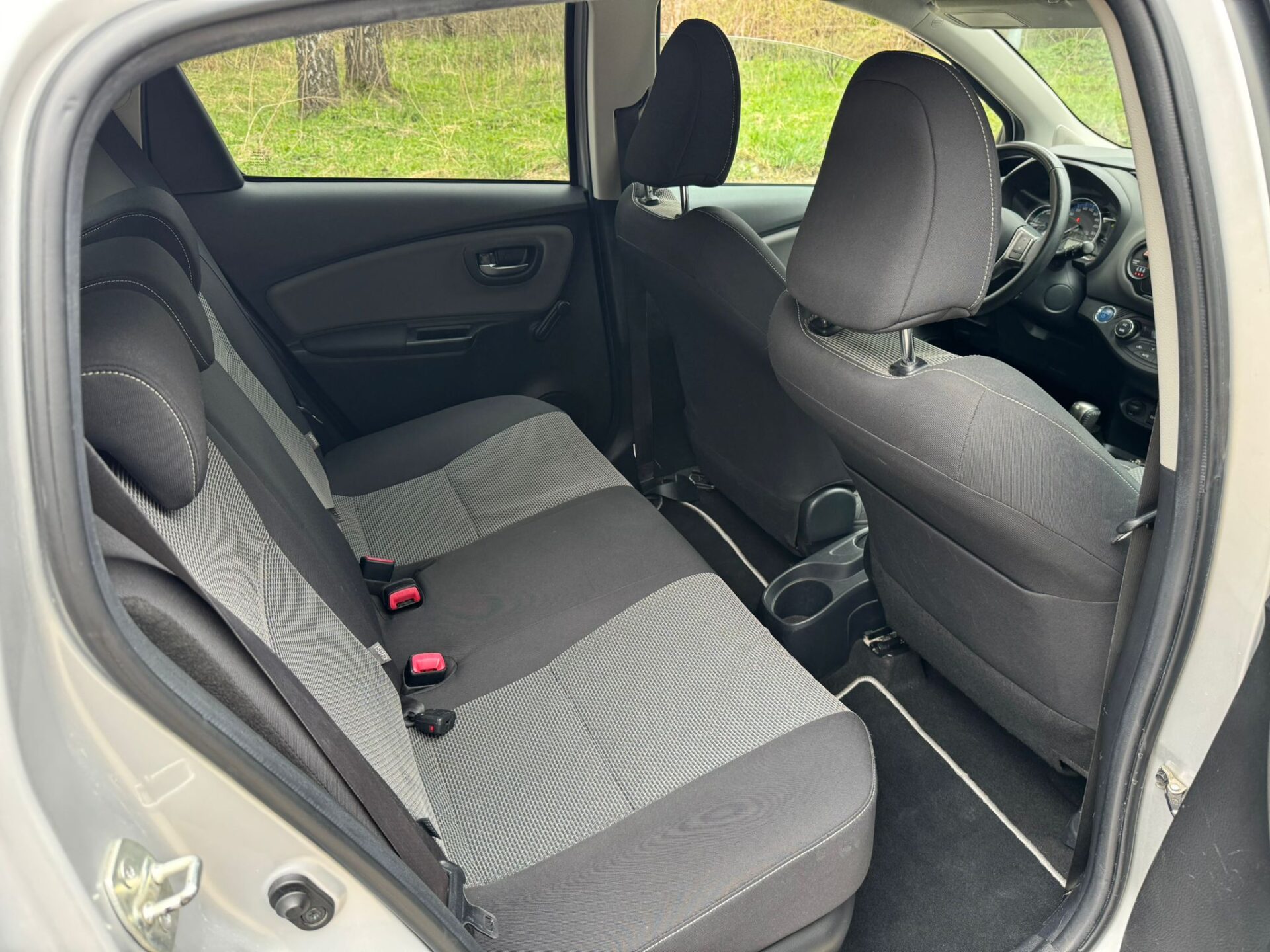 TOYOTA YARIS HYBRID