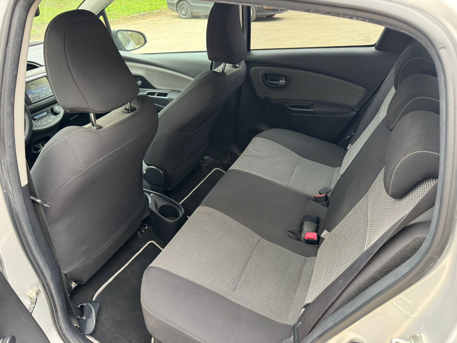 TOYOTA YARIS HYBRID