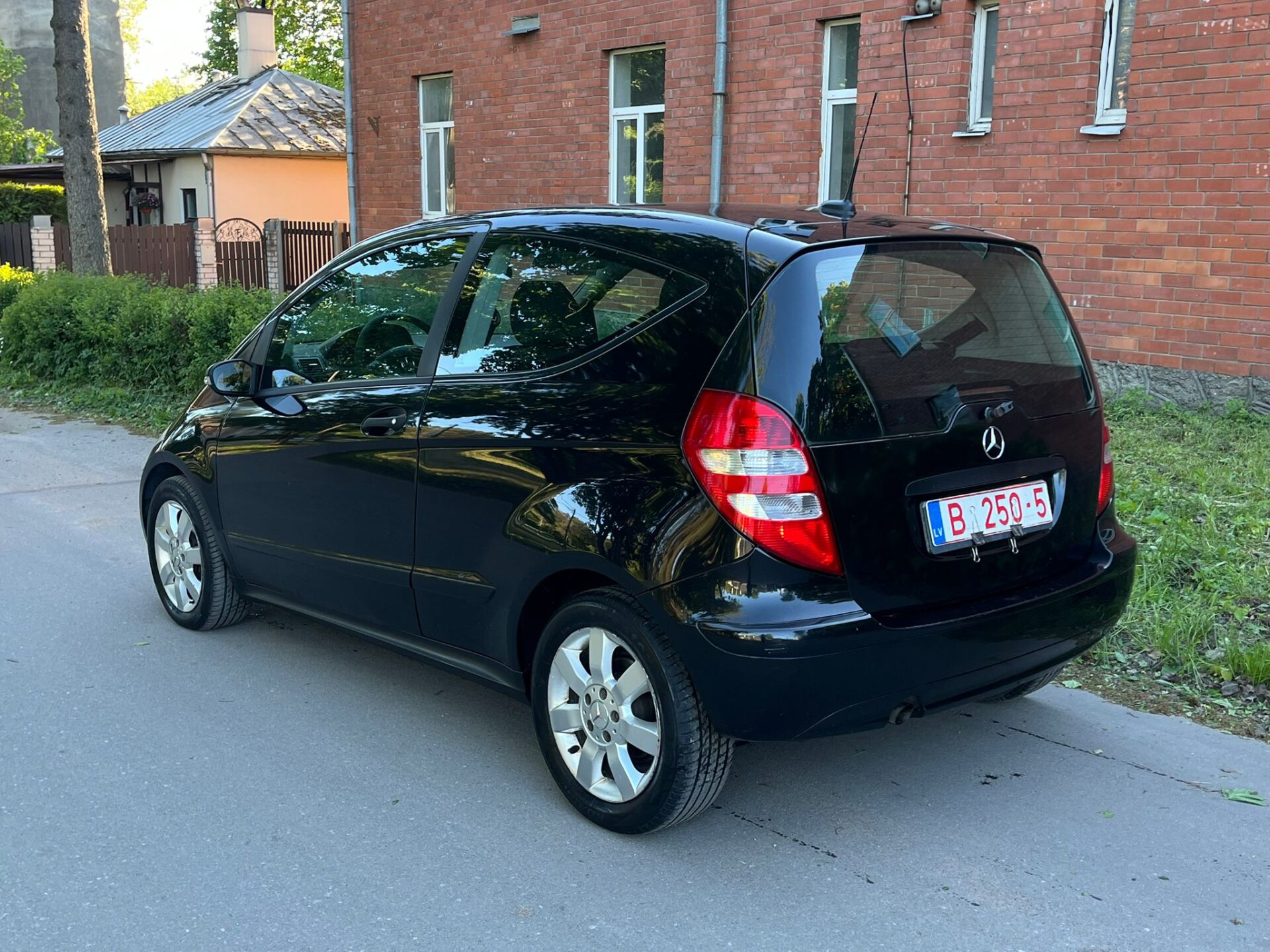 MERCEDES BENZ A180