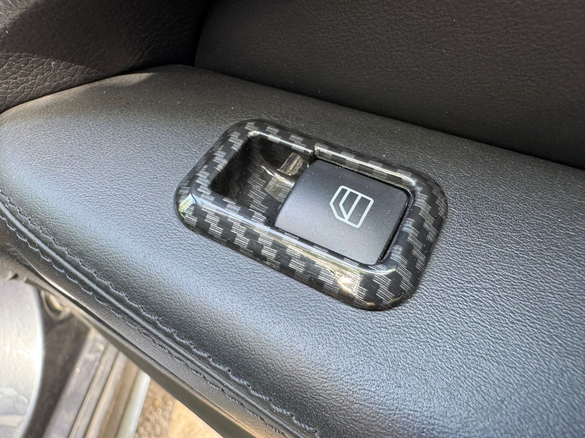 MERCEDES BENZ E300 BLUETEC HYBRID AMG