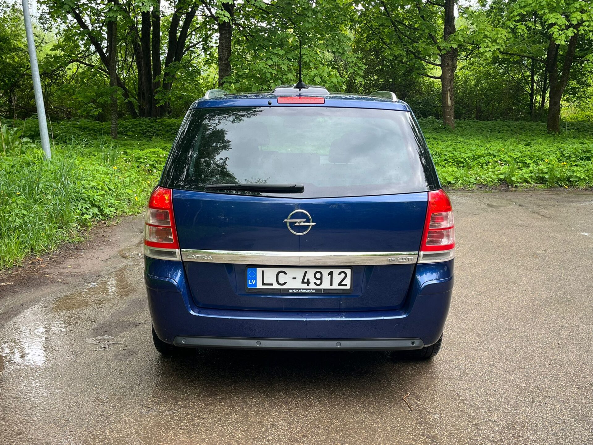 OPEL ZAFIRA 7-VIETAS