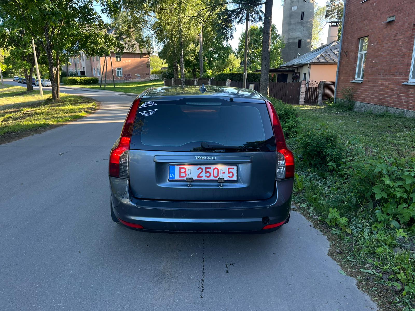 VOLVO V50