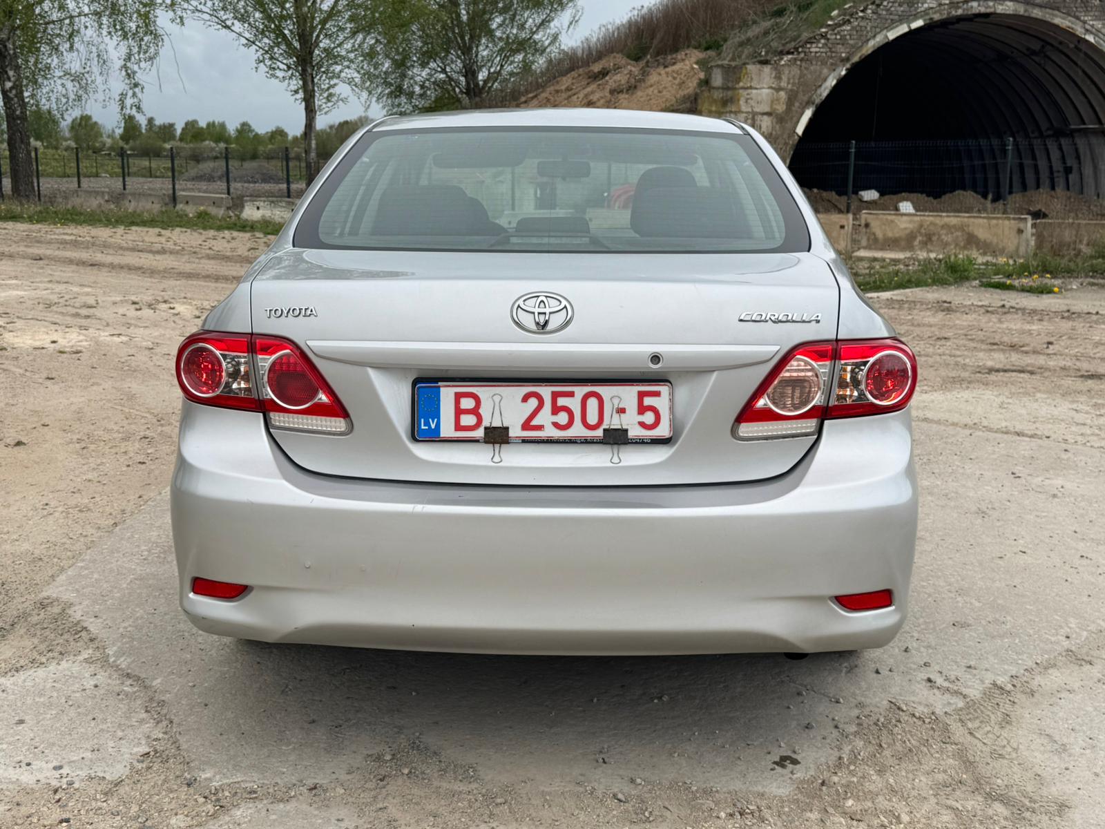 TOYOTA COROLLA