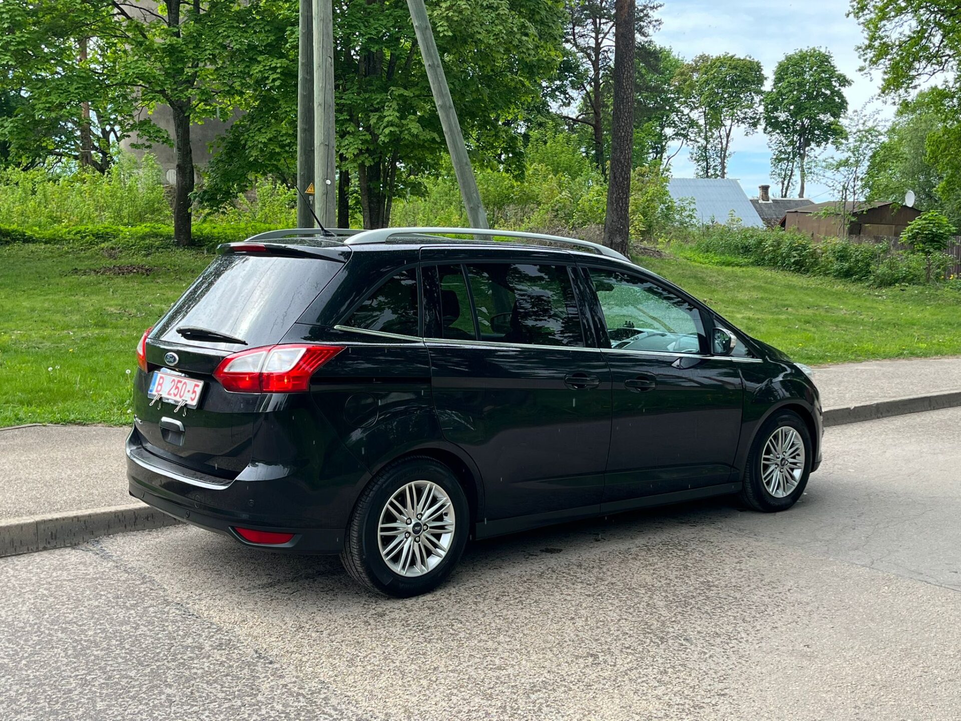 FORD GRAND C-MAX 7-VIETAS