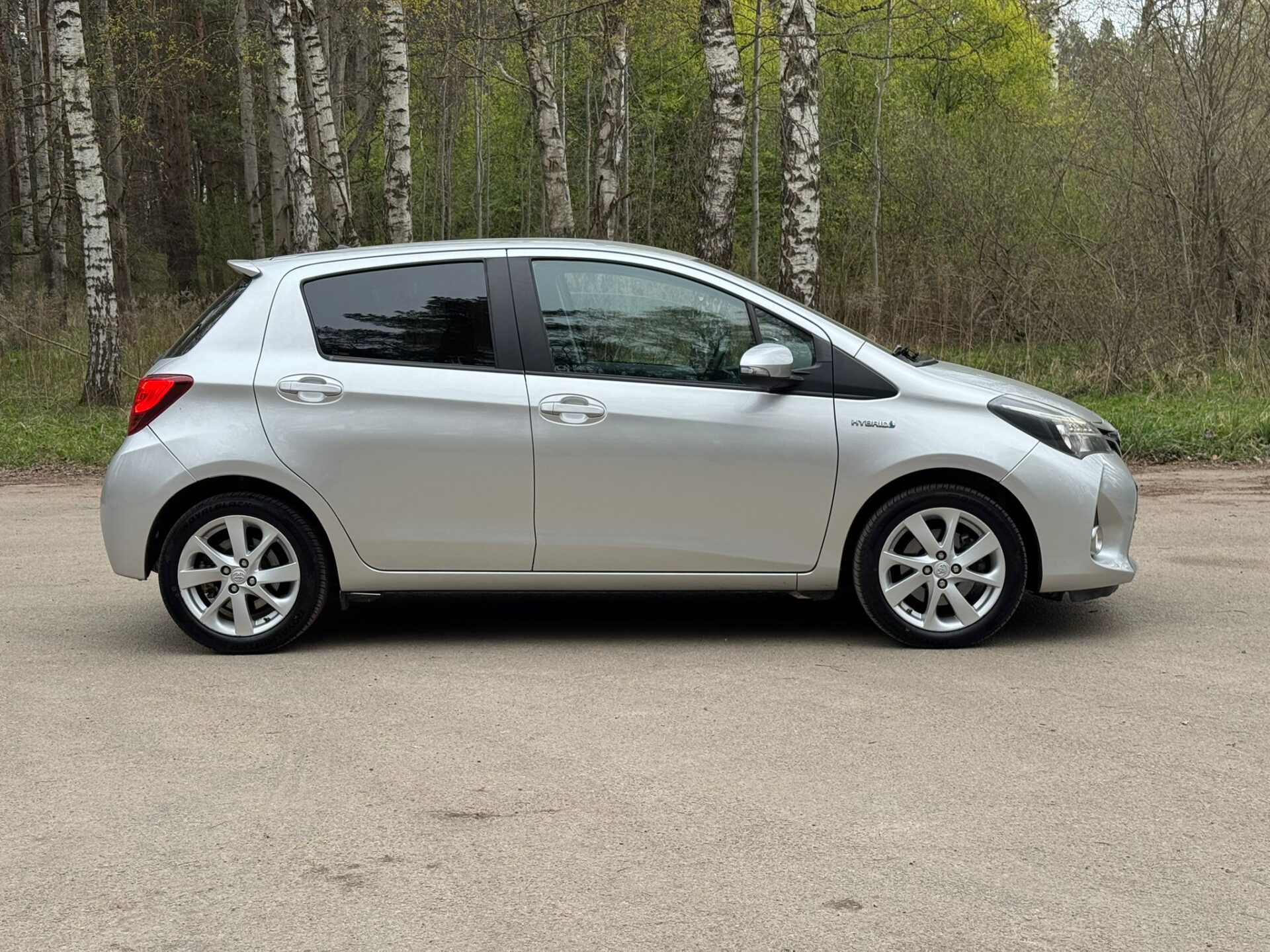 TOYOTA YARIS HYBRID